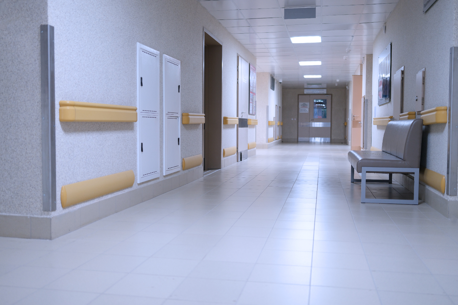 Forros termoacústicos em hospitais e clínicas por que investir nessa solução
